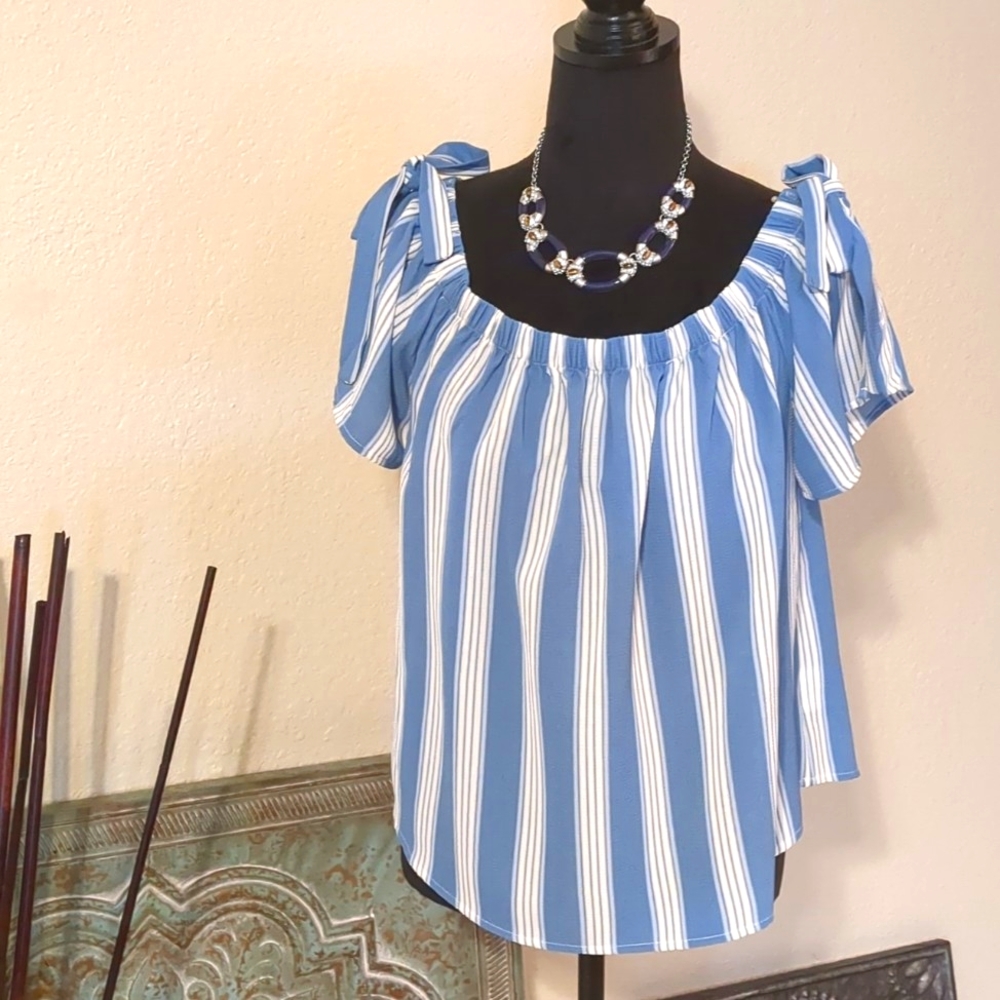 LILY WHITE SPRING TOP